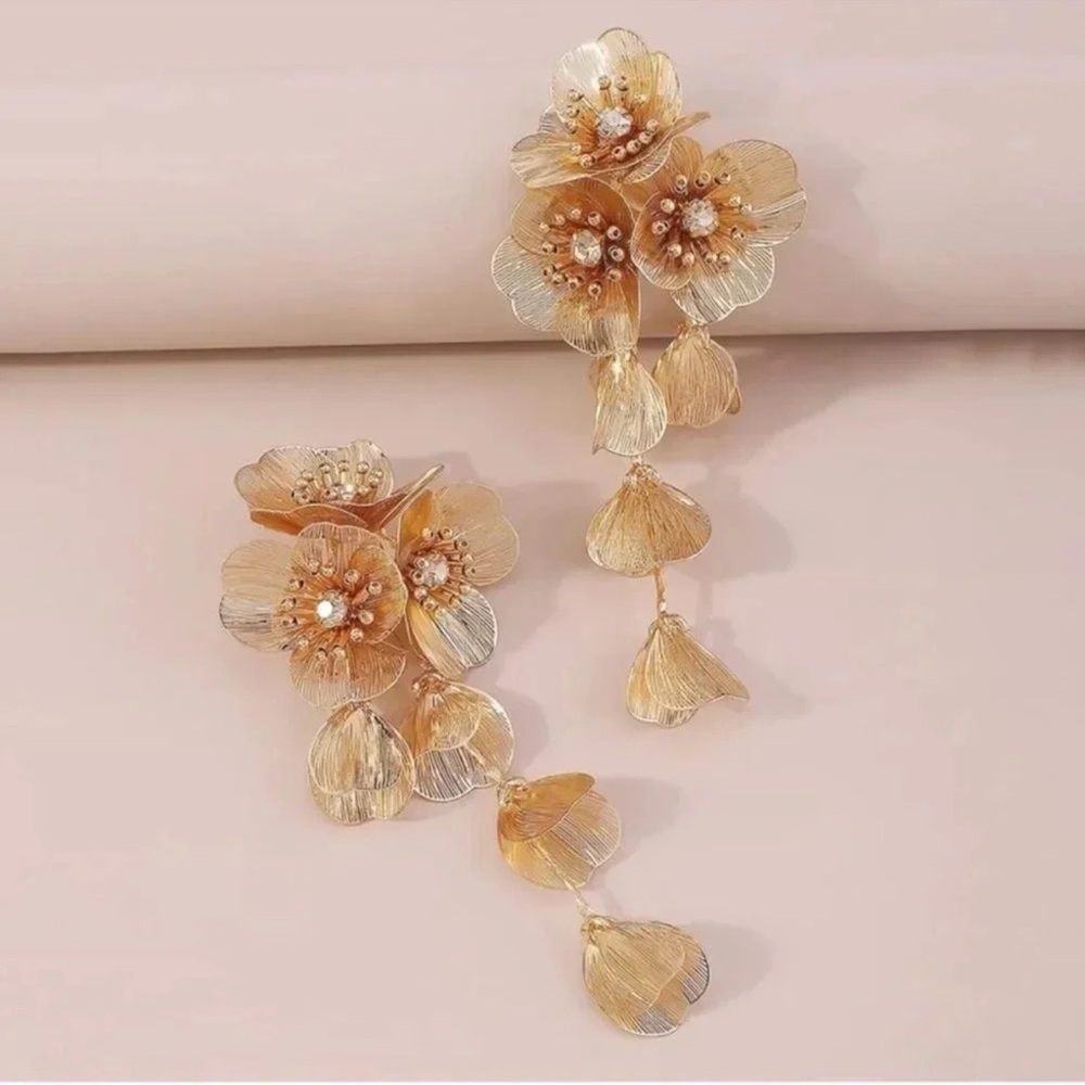Zara Kate Middleton cascading floral earrings